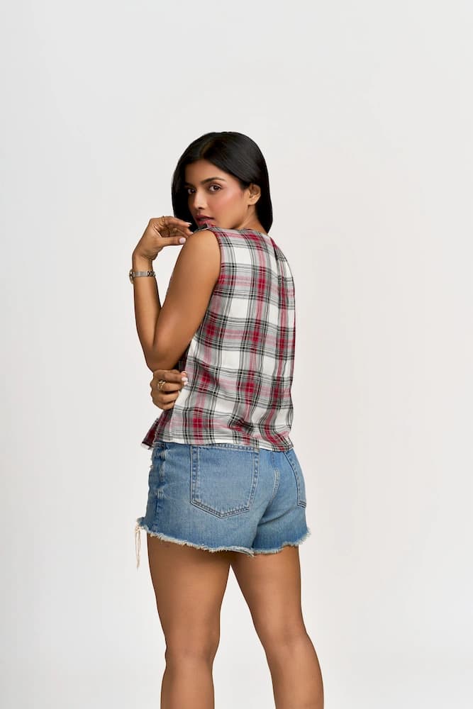 The Sleeveless Flare Front Check Top