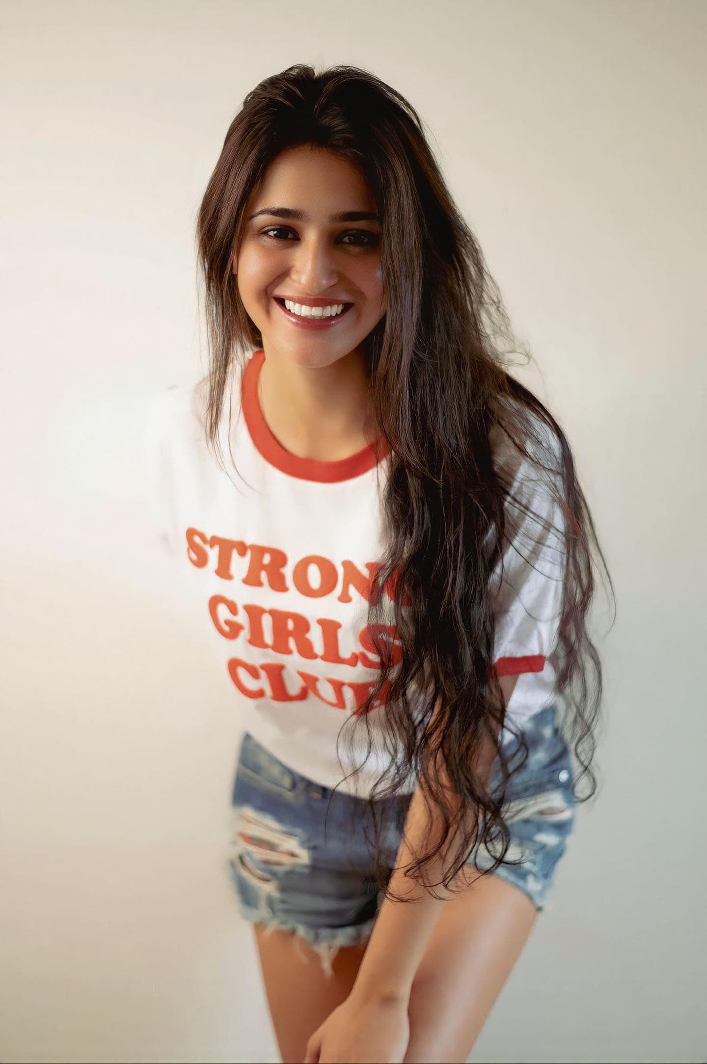 Strong Girls Club Tee